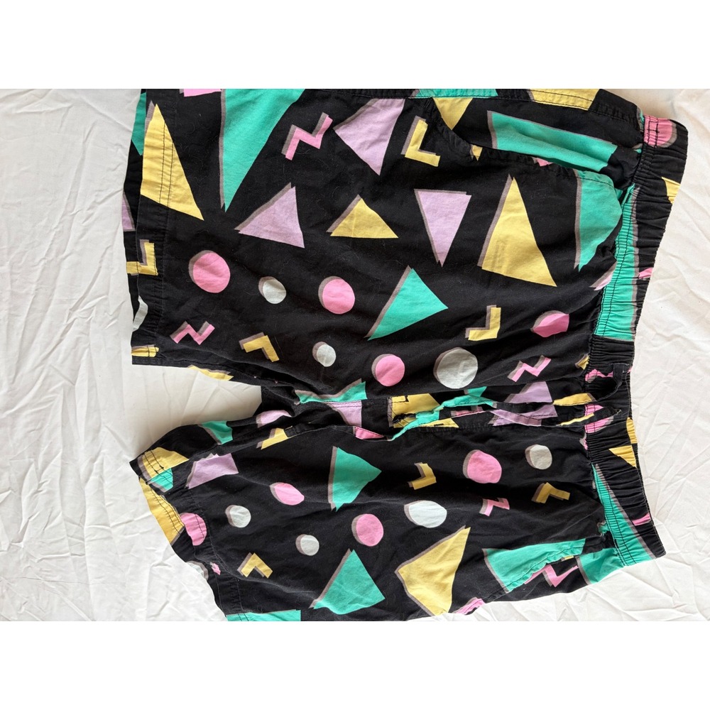 Massive Mens Geometric Retro 80s Pattern Shorts Black Multi Color Medium